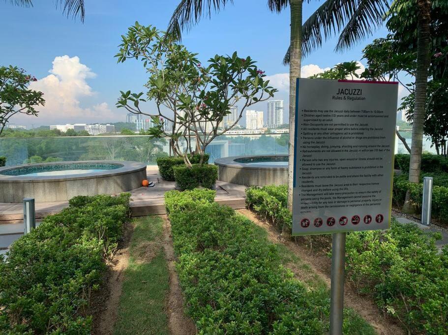 Stylish Romantic Couples Getaway - Netflix&Relax 7 Cyberjaya Buitenkant foto